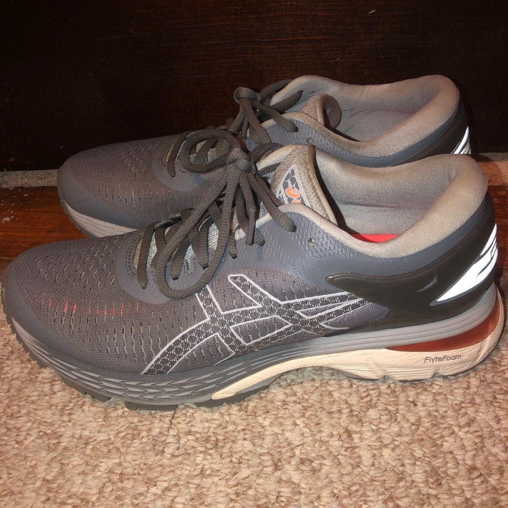 Barely worn - Asics Gel-Kayano